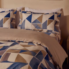 Tendido Acolchado Roma Print geométrico azul - Stanzia Home