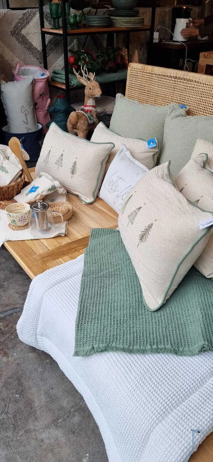 ALMOHADÓN PINITOS - VERDE