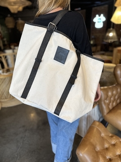 BOLSO PLAYERO CHARO NEGRO