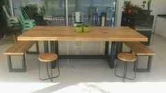 MESA REBECA PIE EN CAÑO EN ZOITA 2" C/R
