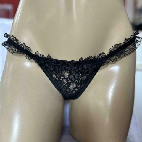 CALCINHA RENDA COM BABADO PRETA - comprar online