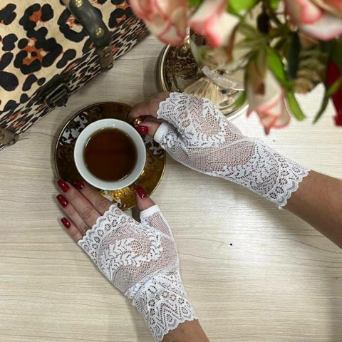 LUVA EM RENDA BRANCA - comprar online