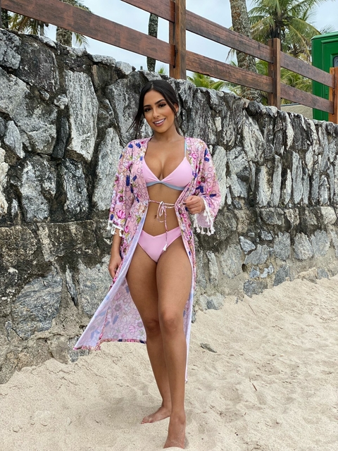 Saida longa rosa e flores