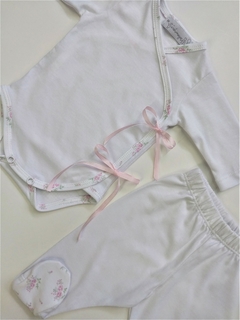 Conjunto body y ranita liso ribete racimos rosas en internet