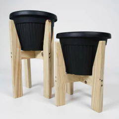 Pie nordico de madera de pino en internet