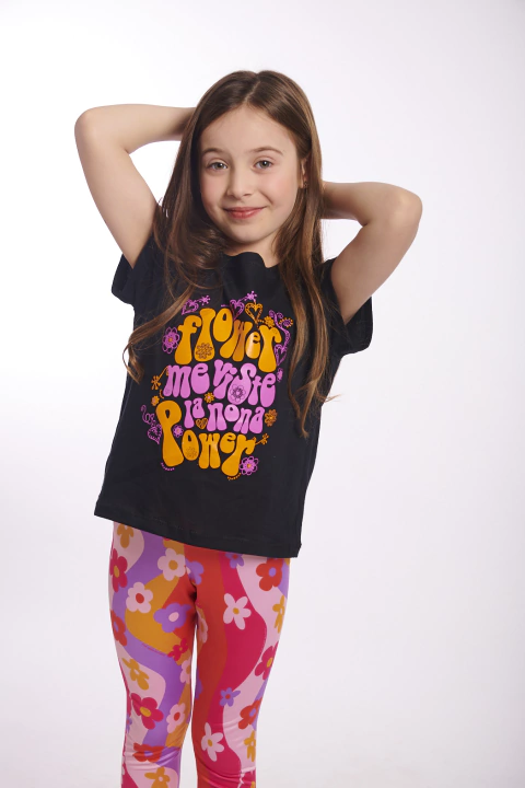 Remera Flower Power Negra en internet
