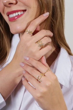 Anel de Escorpião em ouro 18K com Safiras brancas ou Brilhantes - Lily Silvestre - Joias personalizadas e exclusivas