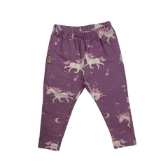 Art. 3687 - Calza beba unicornios en internet