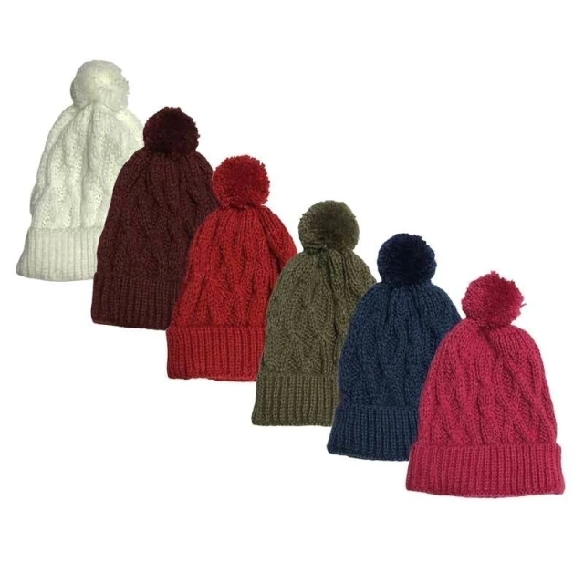 Gorro tejido con pompón