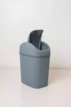 CESTO DE BASURA "RASHI" RAYADO CON TAPA VAIVEN 2,5 L - tienda online