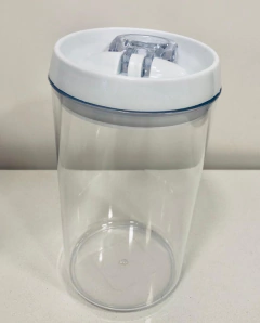 Imagen de FRASCO "TREVI" REDONDO "XXL" CON TAPA HERMETICO DE ACRILICO