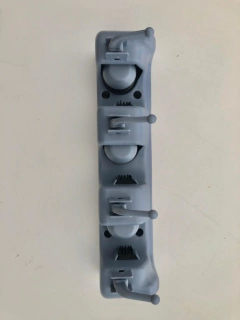 ESCOBERO CON 4 GANCHOS - Marian Todo Organizado