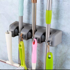 Imagen de ESCOBERO CON 4 GANCHOS