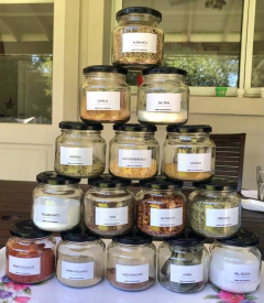 Imagen de FRASCO "S" DE VIDRO "VIENA" CON TAPA METALICA