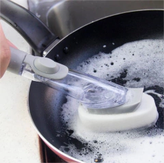 Imagen de CEPILLO DOSIFICADOR MULTIFUNCION "FIJI" CON MANGO ANTIDESLIZANTE Y BOTON DE SILICONA