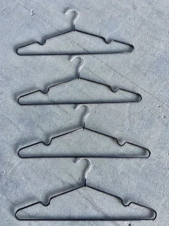 PACK x4 PERCHAS DE METAL ENGOMADAS NEGRAS - tienda online