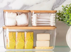 CAJA "ISABELLA" TRANSPARENTE "S" CON TAPA DE BAMBOO Y ASAS en internet