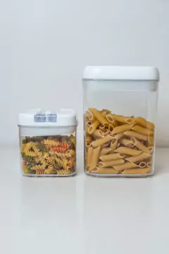 Imagen de FRASCO "TREVI" CUADRADO "S" CON TAPA HERMETICO DE ACRILICO