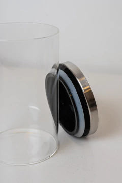 FRASCO HERMETICO "CADIZ" DE VIDRIO "M" CON TAPA DE ACERO #4