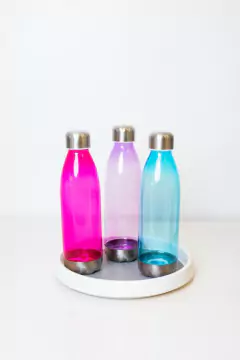 BOTELLA DE PLASTICO CON TAPA Y BASE DE ACERO en internet