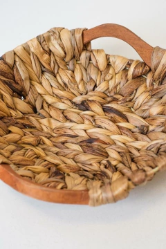 Imagen de CANASTO "ZUMAYA" CON MANIJAS DE MADERA "S"