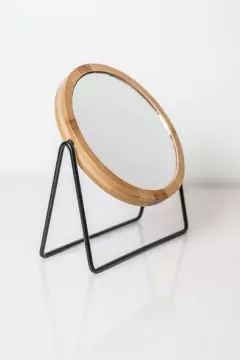 ESPEJO "MIRROR" REDONDO CON BORDE DE BAMBOO Y BASE METALICA - comprar online