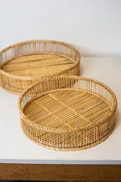 BANDEJA "HONOLULU" REDONDA NATURAL DE BAMBOO en internet