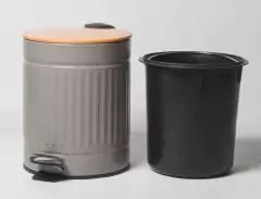 Imagen de CESTO DE RESIDUOS "VINTAGE" CON PEDAL GRIS CON TAPA DE BAMBOO 5 LITROS