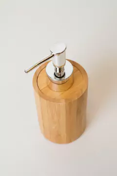 DISPENSER "VALSEN" CILINDRICO DE BAMBOO CON PLATEADO - comprar online