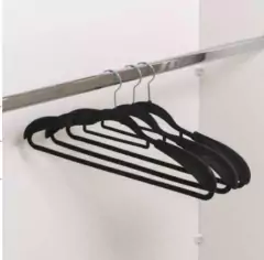 PERCHA AFELPADA CON HOMBRERA PARA SACOS Y TRAJES