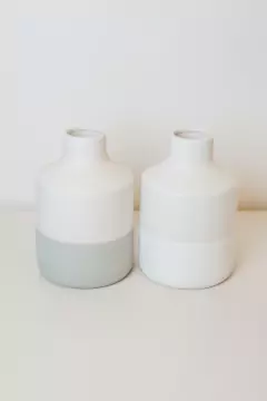 Imagen de FLORERO "OPORTO" DE CERAMICA "M" BLANCO