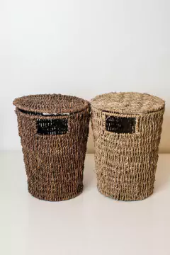 CESTO PAPELERO "GLAMY" SEAGRASS CON TAPA Y ASAS en internet