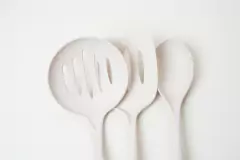 Imagen de SET x4 UTENSILLOS DE COCINA "SILVI" BLANCO CON GRIS