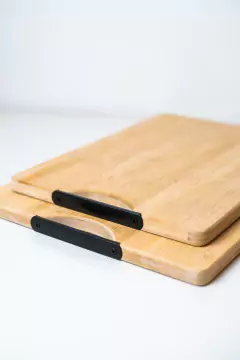 TABLA DE PICAR "INDONESIA" BAMBOO "XL" CON AGARRADERA DE METAL NEGRA RECTA - comprar online