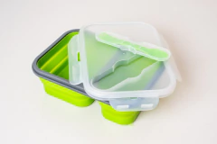 VIANDA / CONTENEDOR DE SILICONA RECTANGULAR PLEGABLE CON TAPA Y CUCHARA - comprar online