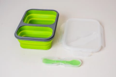 VIANDA / CONTENEDOR DE SILICONA RECTANGULAR PLEGABLE CON TAPA Y CUCHARA