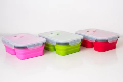 VIANDA / CONTENEDOR DE SILICONA RECTANGULAR PLEGABLE CON TAPA Y CUCHARA - comprar online