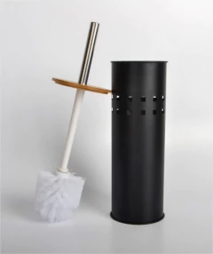 CEPILLO PARA BAÑO NORDICO CON TAPA BAMBOO y AGUJERITOS CUADRADOS