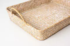 BANDEJA DE MIMBRE "ZALAY" BAJA CON MANIJAS en internet