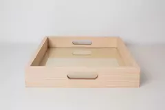 BANDEJA DE MADERA "SILANA" CON ASAS "M" BASE DECO - Marian Todo Organizado