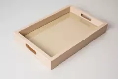 Imagen de BANDEJA DE MADERA "SILANA" CON ASAS "S" BASE DECO