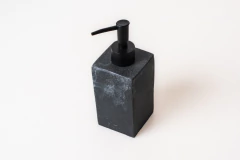 DISPENSER "DEREK" DE MARMOL ASPERO NEGRO 19cm - comprar online