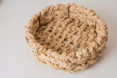 BANDEJA "MARLENE" FIBRAS NATURALES "S" CRUDO REDONDA - comprar online