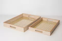 BANDEJAS DE MADERA "SUECIA" RECTANGULAR CON BASE DE VIDRIO CON ASAS "S" ALTA - comprar online