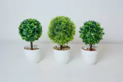 PLANTA ARTIFICIAL “TREE” ARBUSTO BAJO CON MACETA PLASTICA BLANCA - comprar online