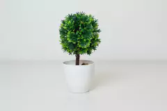 PLANTA ARTIFICIAL “TREE” ARBUSTO BAJO CON MACETA PLASTICA BLANCA en internet