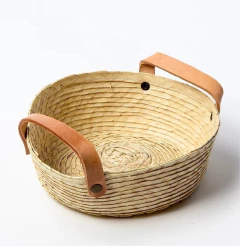 PANERA DE PALMA "BALI" REDONDA CON MANIJAS DE CUERO 18 CM