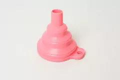 Imagen de EMBUDO PLEGABLE DE SILICONA “BUDDY” GRANDE