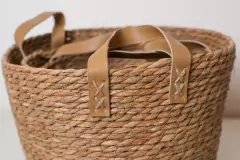 CESTO SEAGRASS NATURAL "CHIESA" L CON MANIJAS DE ECOCUERO MARRONES "L" - comprar online