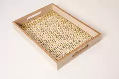 BANDEJAS DE MADERA "SUECIA" RECTANGULAR CON BASE DE VIDRIO CON ASAS "S" ALTA - comprar online